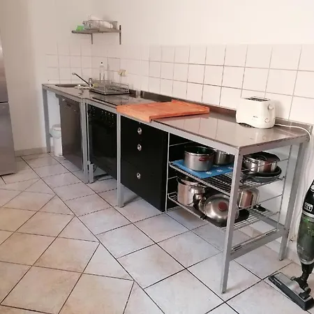 200 M2 Ueber 2 Etagen Fuer Bis Zu 12 Personen Apartamento