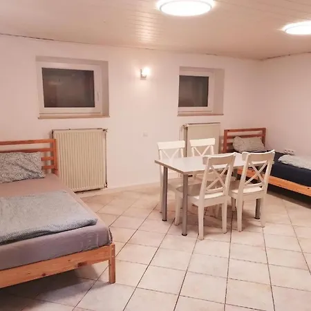 200 M2 Ueber 2 Etagen Fuer Bis Zu 12 Personen Apartamento *
