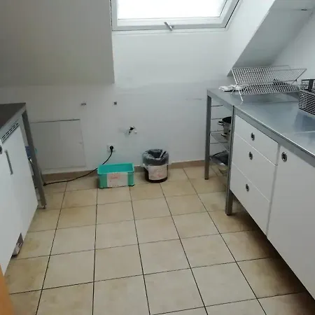 200 M2 Ueber 2 Etagen Fuer Bis Zu 12 Personen Apartamento *